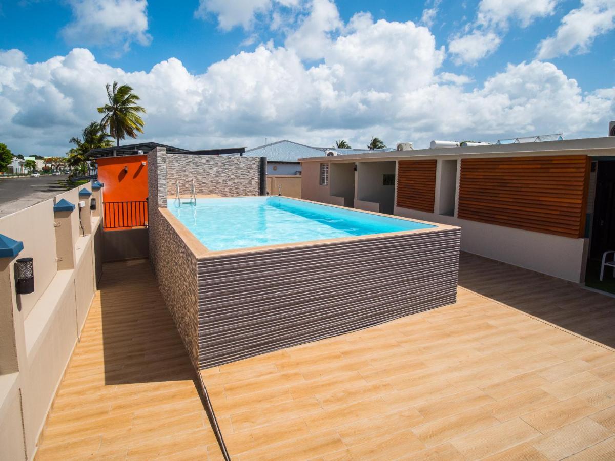 Evasion En Plein Coeur De La Ville T2 Jacuzzis Sauna Et Piscine Au Centre De Port-Louis Buitenkant foto